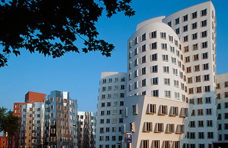 Фрэнк Гери (Frank Gehry): Der Neue Zollhof, Düsseldorf, Germany, 1999